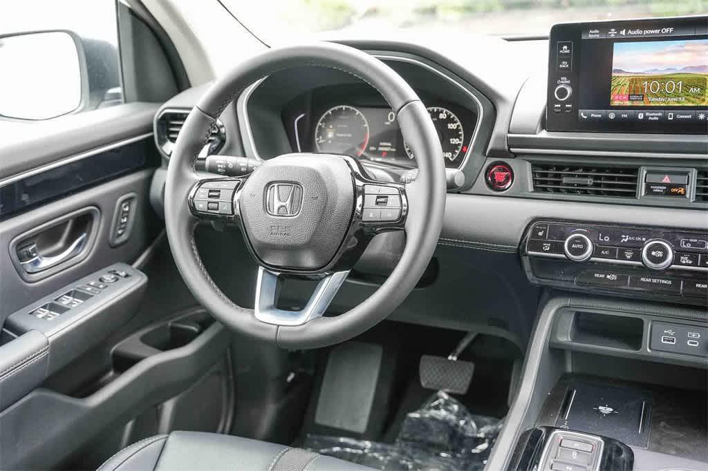 new 2025 Honda Pilot car, priced at $45,450