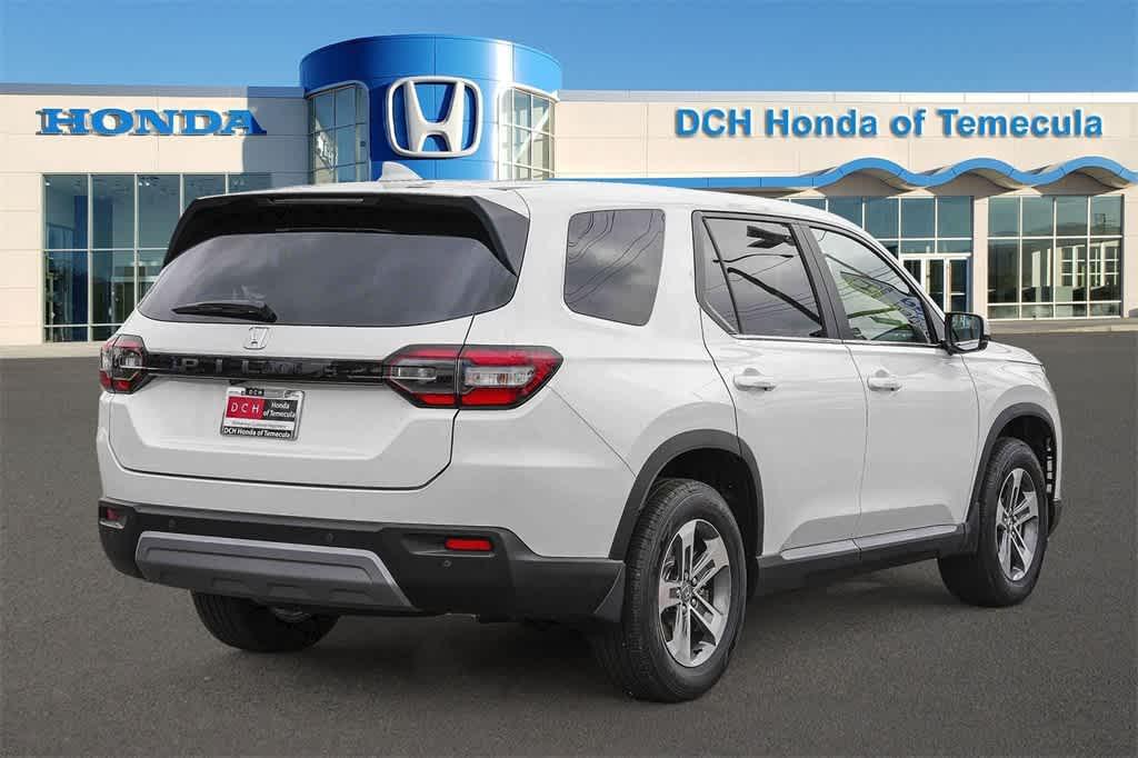 new 2025 Honda Pilot car, priced at $45,450