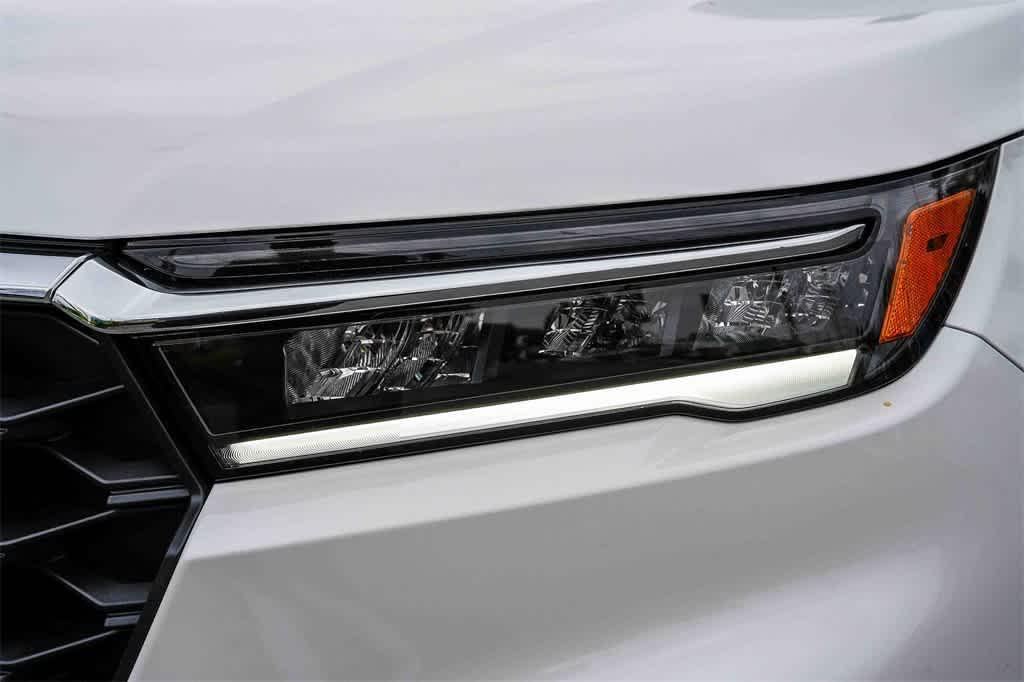 new 2025 Honda Pilot car, priced at $45,450