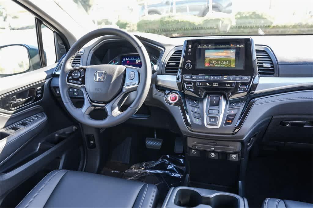 new 2024 Honda Odyssey car, priced at $46,895