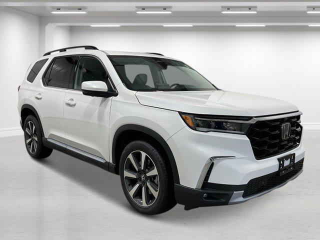 new 2025 Honda Pilot car, priced at $54,930