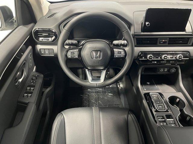 new 2025 Honda Pilot car, priced at $53,405