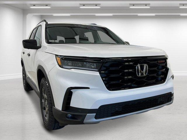 new 2025 Honda Pilot car, priced at $51,250