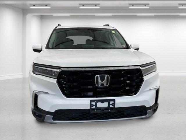 new 2025 Honda Pilot car, priced at $55,715