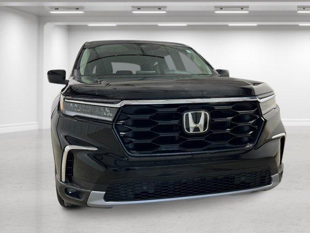 new 2025 Honda Pilot car, priced at $47,050