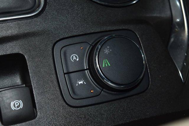 used 2024 Chevrolet Traverse Limited car, priced at $33,900