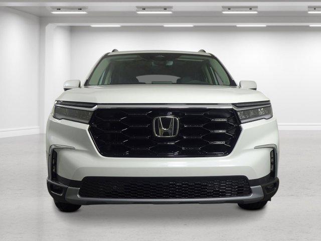 new 2025 Honda Pilot car, priced at $51,450