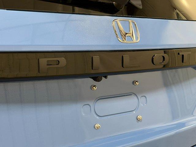 new 2025 Honda Pilot car, priced at $51,305