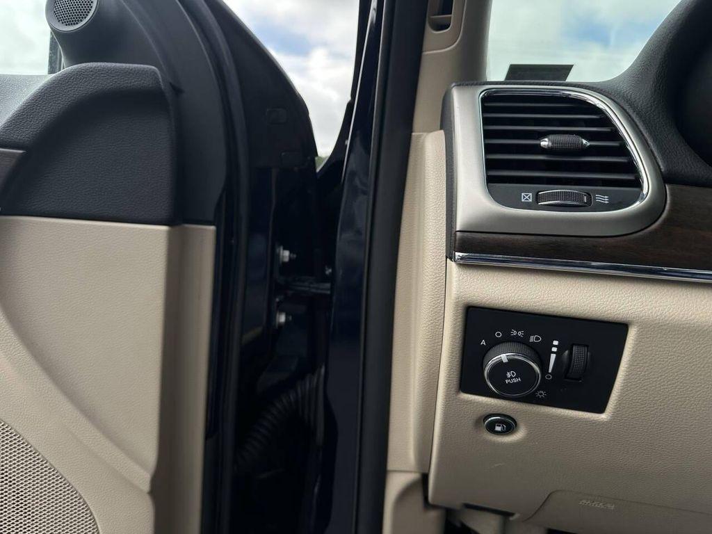 used 2015 Jeep Grand Cherokee car, priced at $12,995