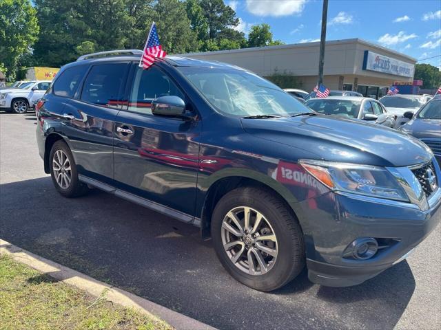 used 2014 Nissan Pathfinder car, priced at $12,995