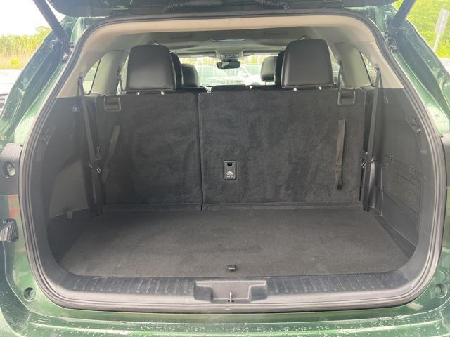 used 2023 Toyota Highlander car, priced at $35,292