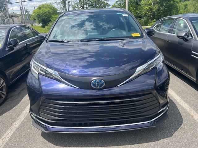 used 2022 Toyota Sienna car, priced at $41,991