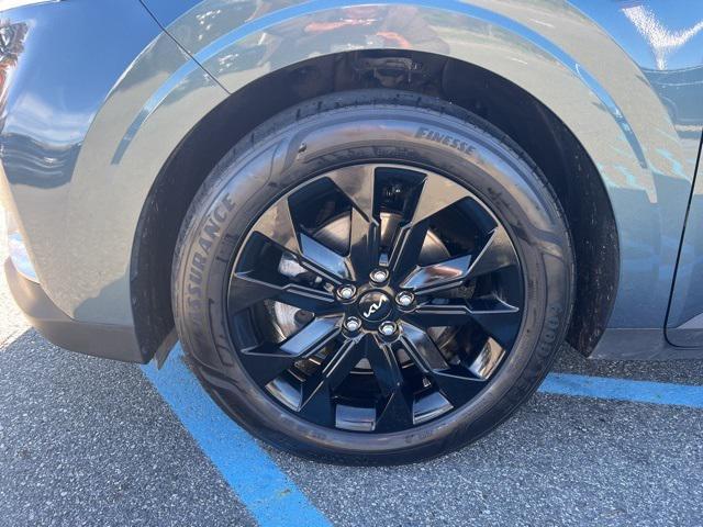 used 2024 Kia Carnival car, priced at $39,991