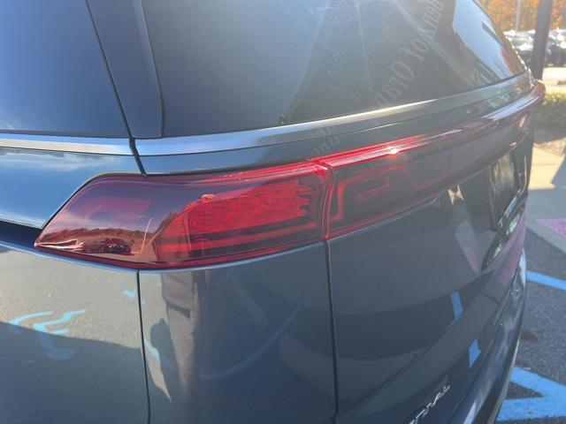 used 2024 Kia Carnival car, priced at $39,991