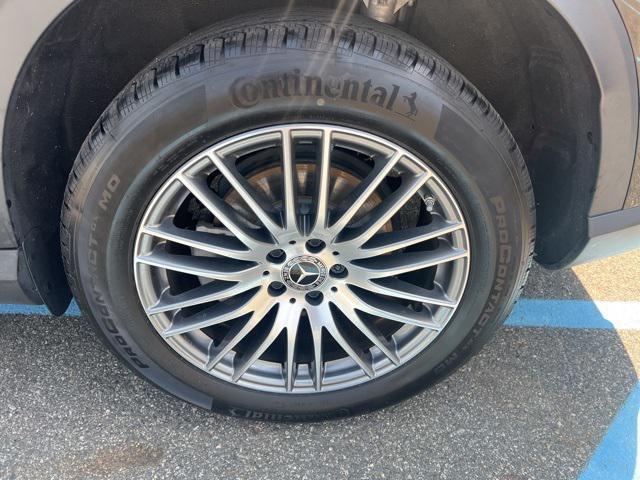 used 2024 Mercedes-Benz GLC 300 car, priced at $45,992