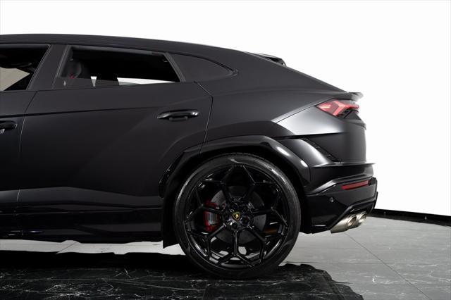 used 2023 Lamborghini Urus car, priced at $305,000