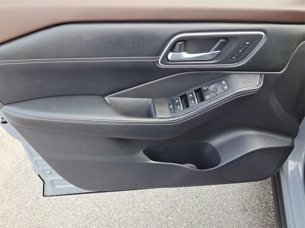 used 2023 Nissan Rogue car, priced at $26,857