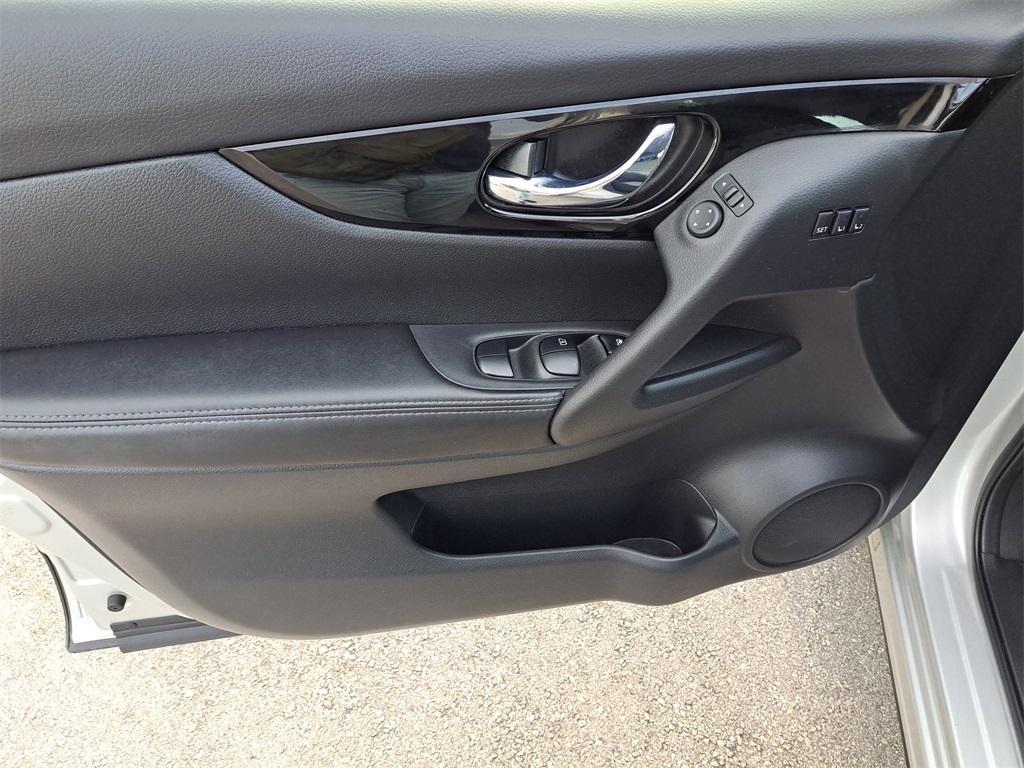 used 2022 Nissan Rogue Sport car, priced at $22,557