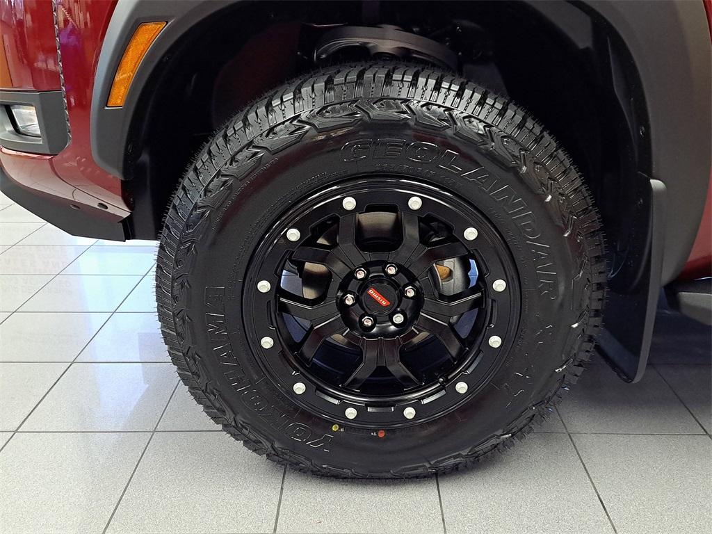 new 2025 Nissan Frontier car, priced at $39,900