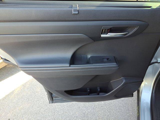 used 2022 Toyota Highlander car, priced at $33,991