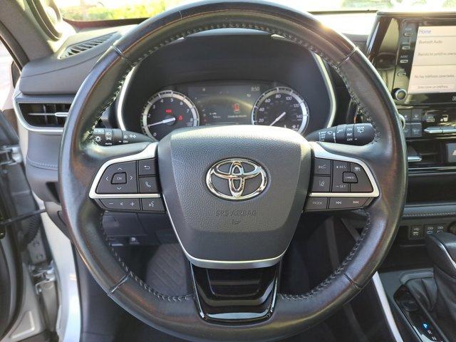 used 2022 Toyota Highlander car, priced at $33,991