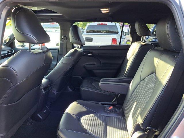 used 2022 Toyota Highlander car, priced at $33,991