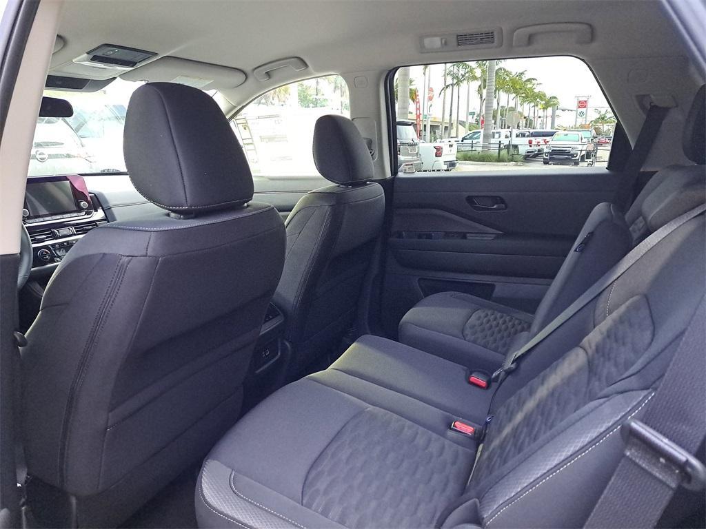 new 2025 Nissan Pathfinder car, priced at $34,086