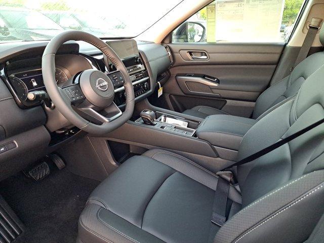 new 2025 Nissan Pathfinder car, priced at $39,725