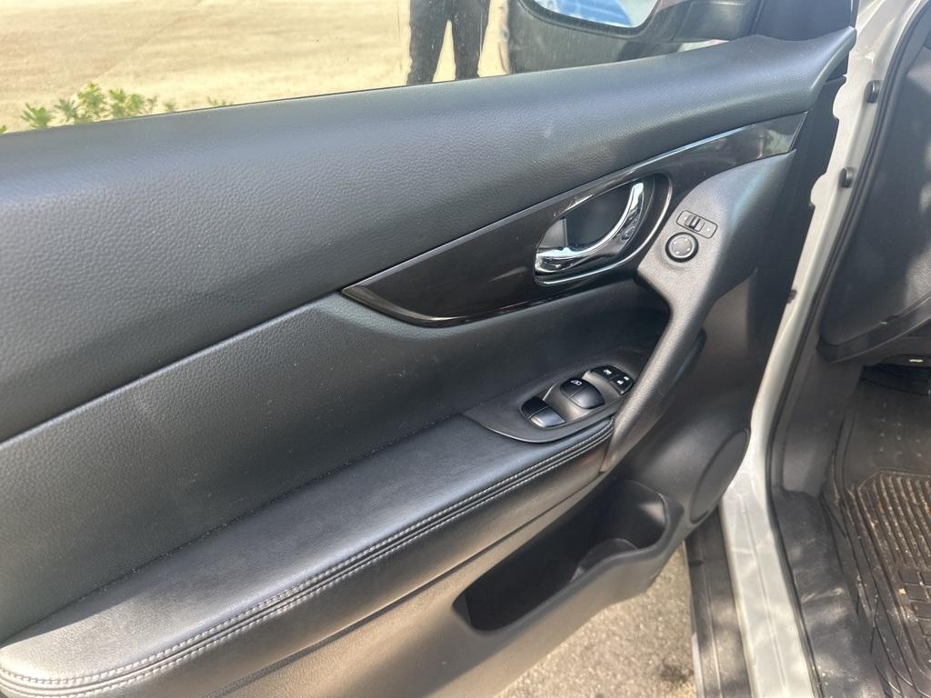 used 2019 Nissan Rogue Hybrid car, priced at $13,991