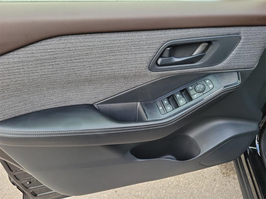 used 2021 Nissan Rogue car, priced at $15,991