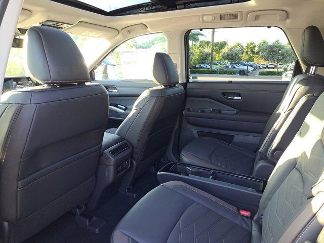 new 2025 Nissan Pathfinder car, priced at $44,237