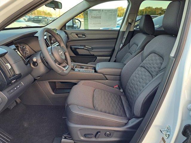 new 2025 Nissan Pathfinder car, priced at $38,252