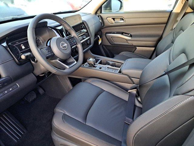 new 2025 Nissan Pathfinder car, priced at $35,770