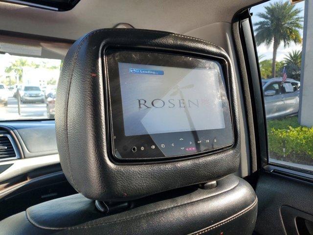 used 2014 Toyota Highlander car, priced at $16,657