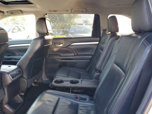 used 2014 Toyota Highlander car, priced at $16,657