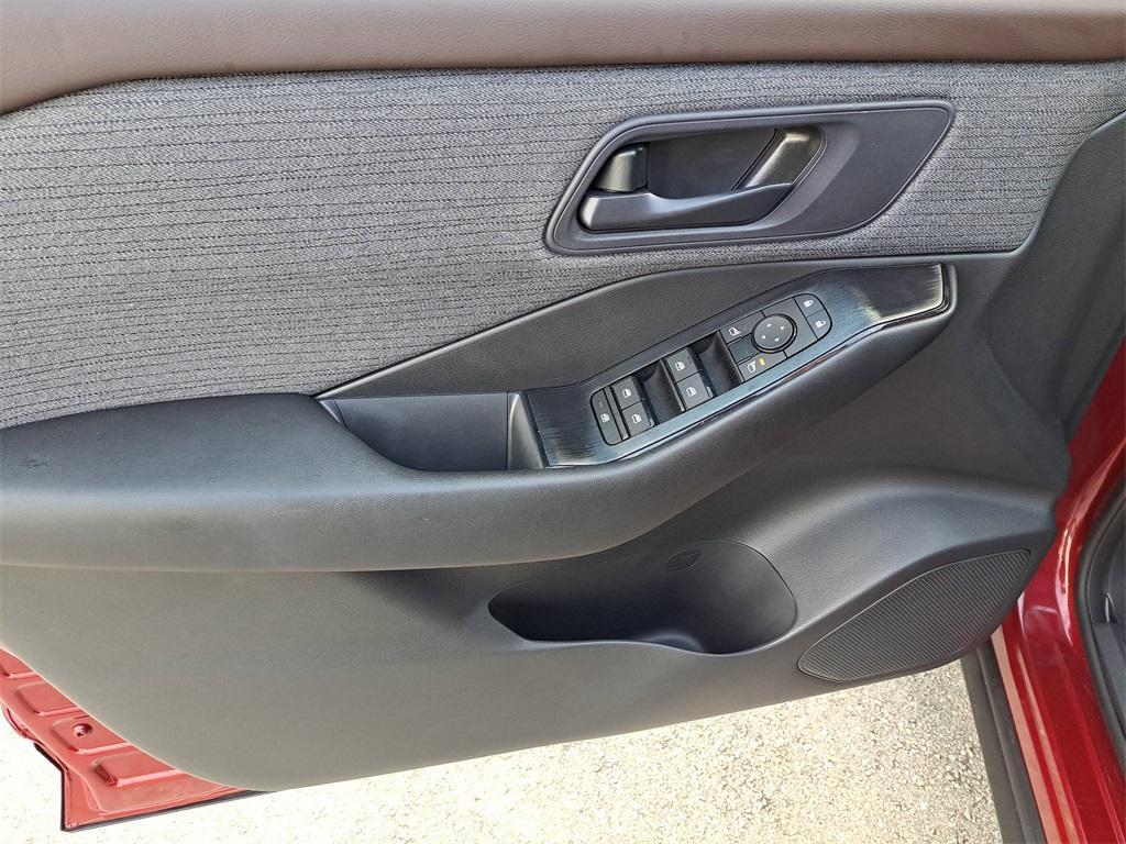 used 2023 Nissan Rogue car, priced at $21,957
