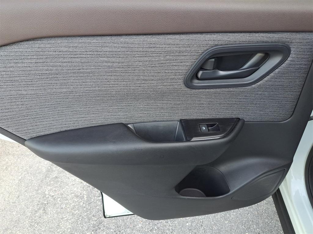 used 2023 Nissan Rogue car, priced at $20,957