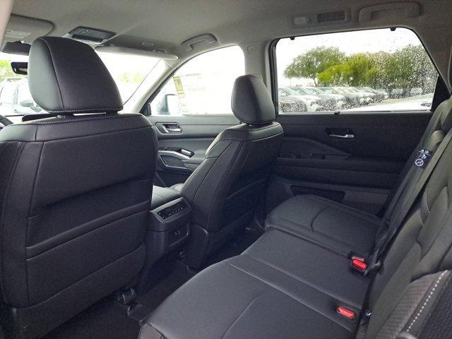new 2025 Nissan Pathfinder car, priced at $39,725