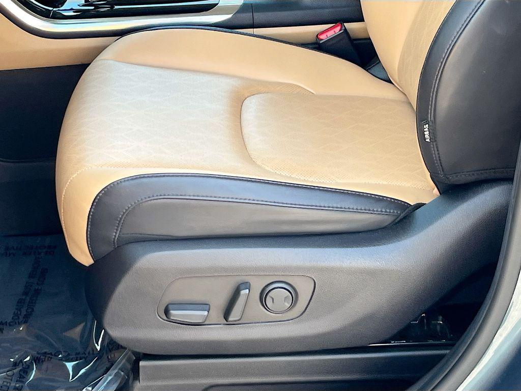 used 2023 Kia Carnival car, priced at $34,498