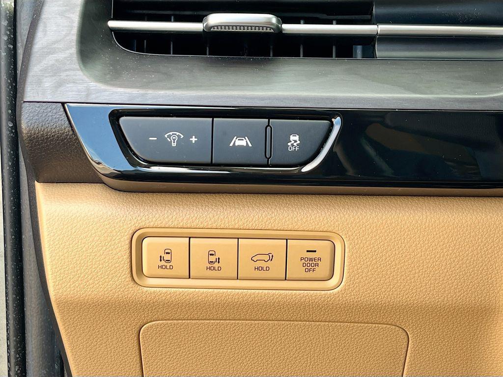 used 2023 Kia Carnival car, priced at $34,498