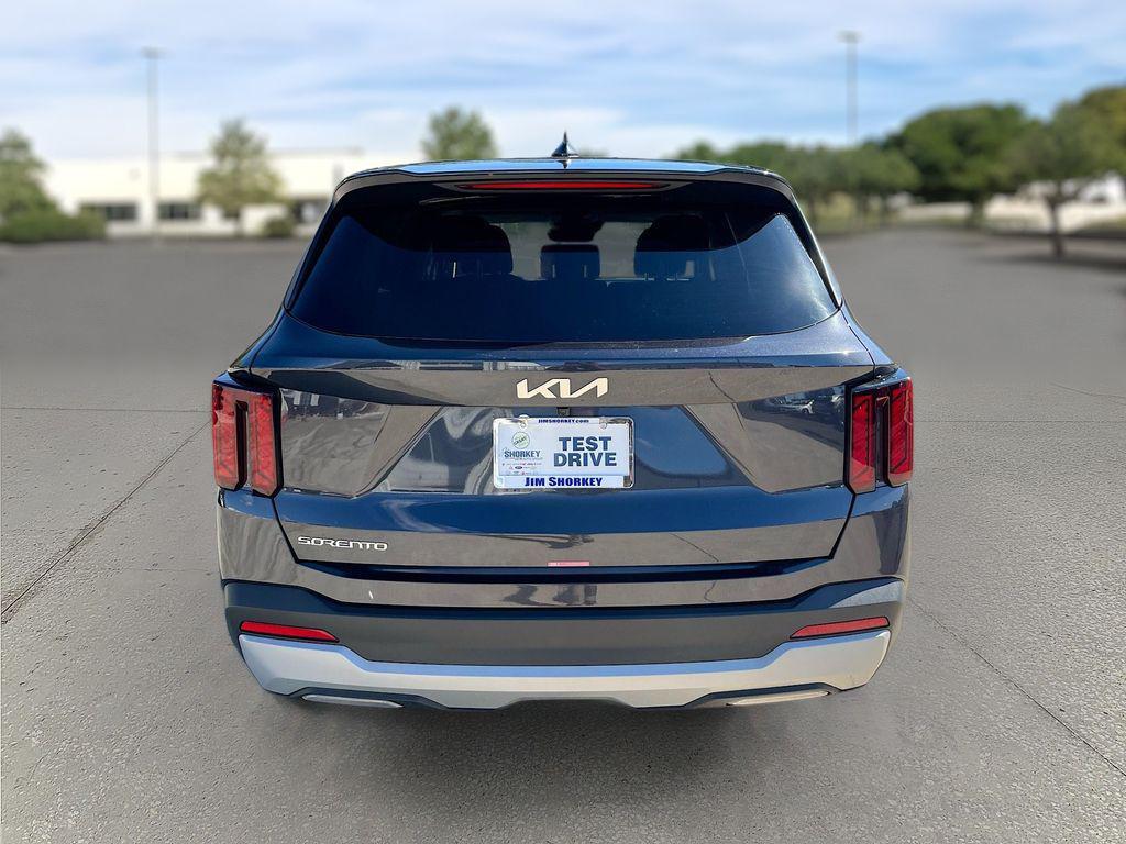 used 2025 Kia Sorento car, priced at $27,865