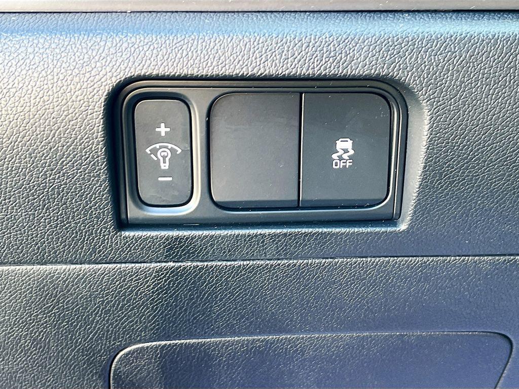 used 2025 Kia Sorento car, priced at $27,865