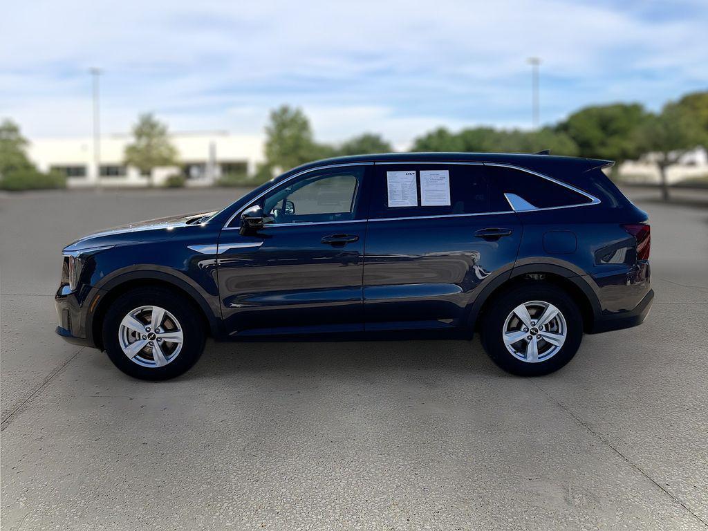 used 2025 Kia Sorento car, priced at $27,865