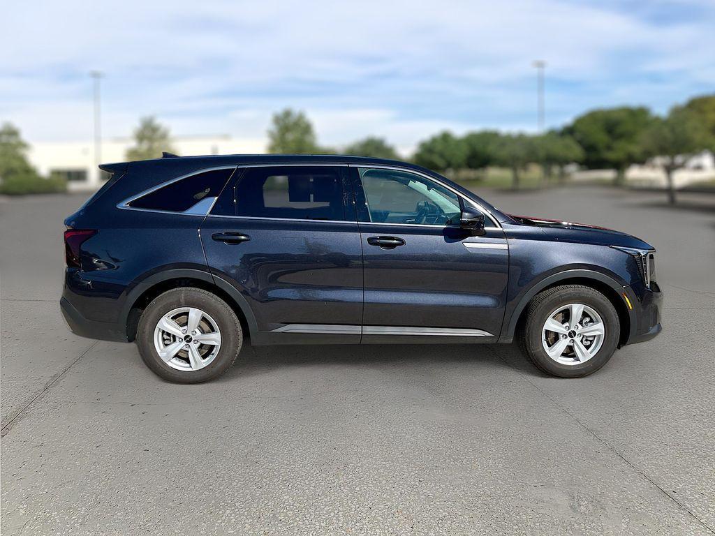 used 2025 Kia Sorento car, priced at $27,865