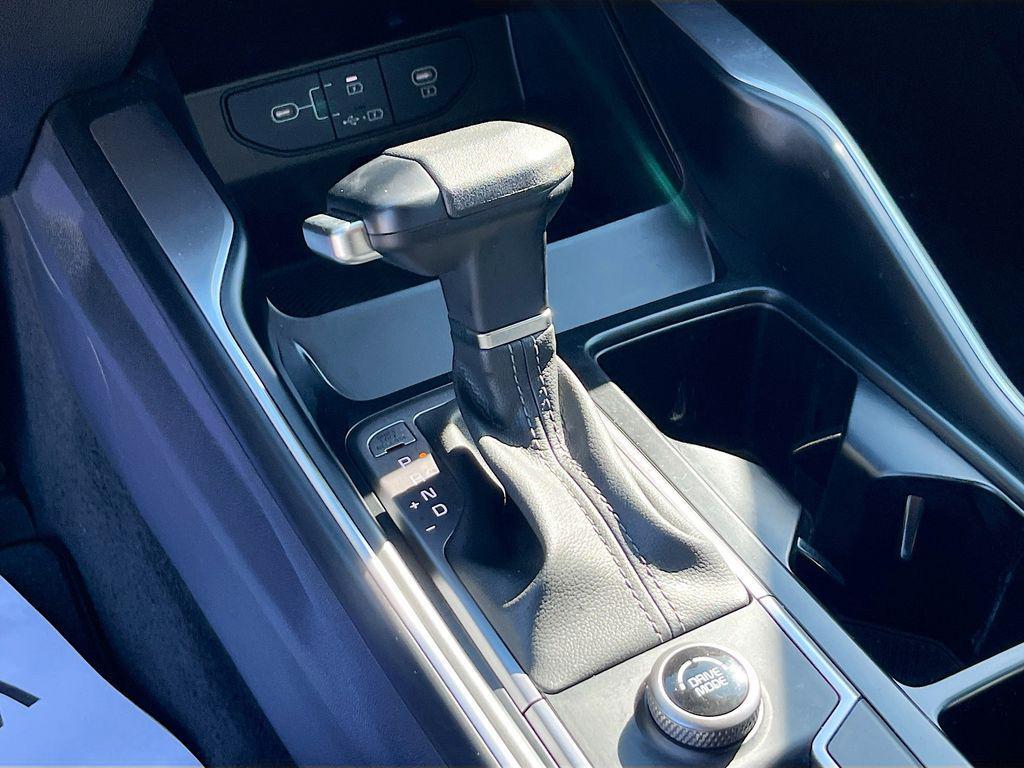 used 2025 Kia Sorento car, priced at $27,865