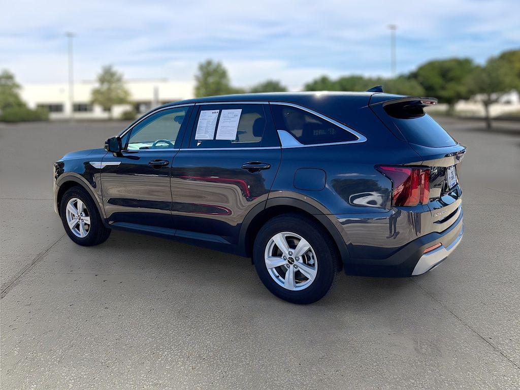 used 2025 Kia Sorento car, priced at $27,865