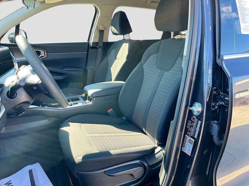 used 2025 Kia Sorento car, priced at $27,865