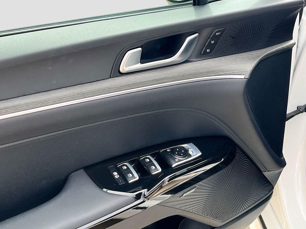 used 2025 Kia K5 car, priced at $28,999