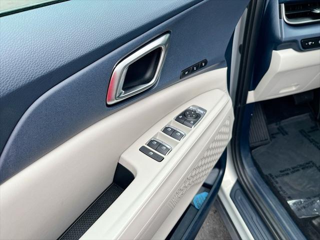 used 2025 Kia Carnival Hybrid car, priced at $43,191