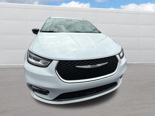 used 2024 Chrysler Pacifica car, priced at $27,990